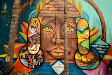 grafiti-indigenas-trabajadores.jpg